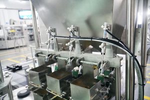 Автомат наполнения топпера