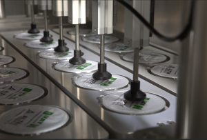 Автомат розлива и укупора айрана