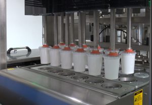 Машина для наполнения йогурта